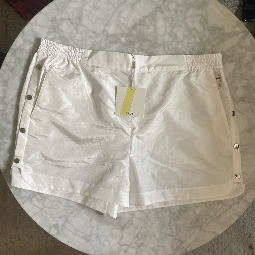NWT Tibi Crispy Nylon Shorts with Snaps size XL - Picture 2 of 8